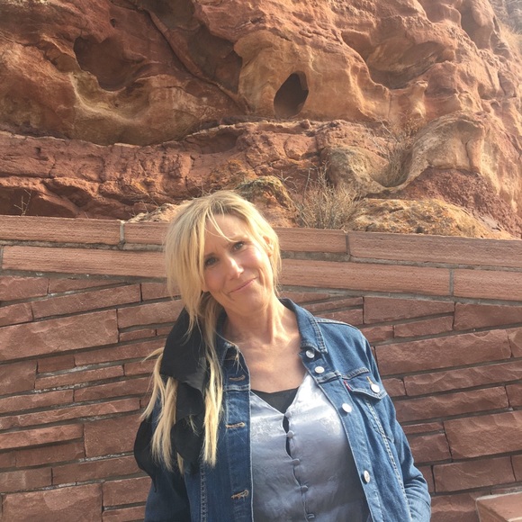 Meet your posher-πππππ - Picture 2 of 7